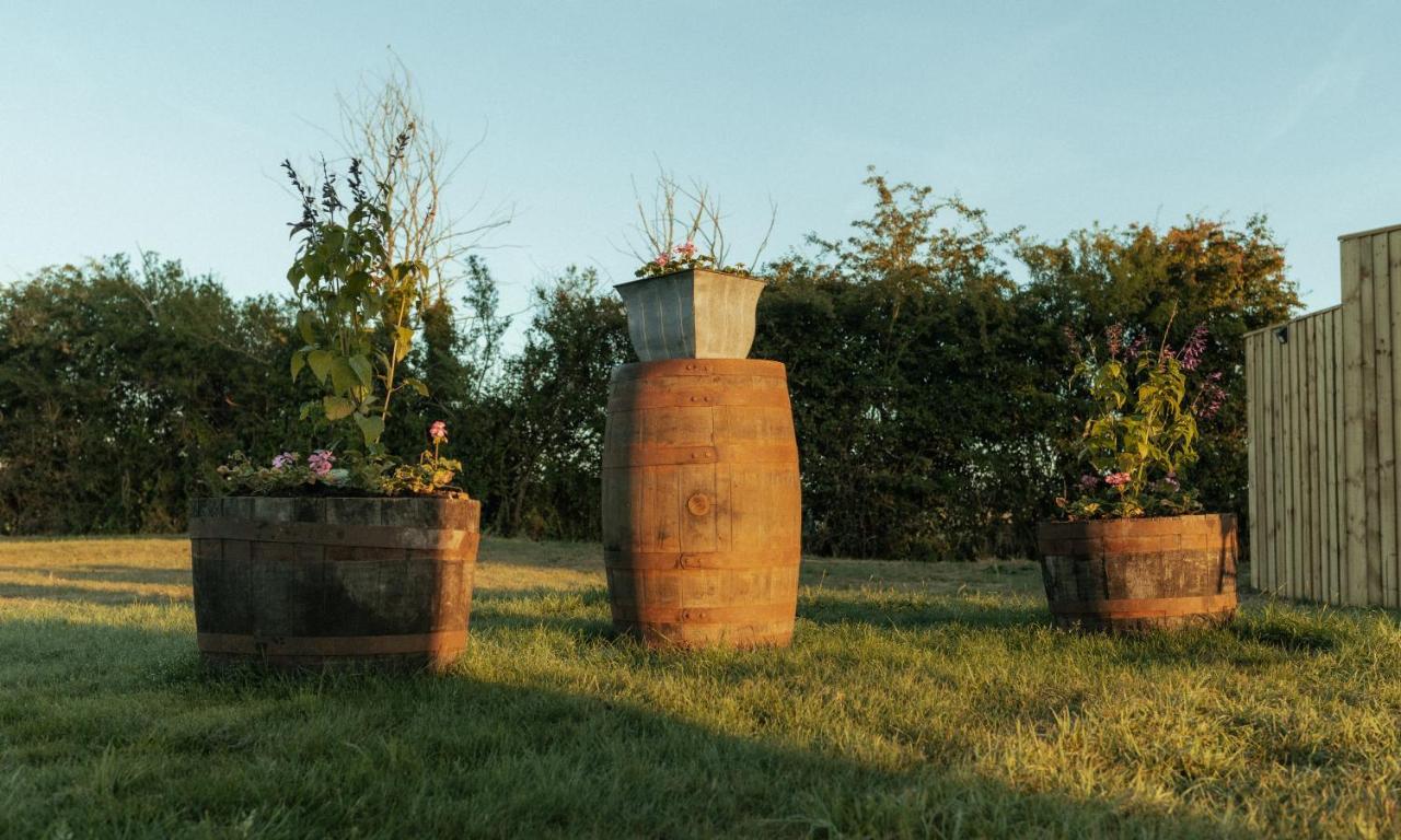 Вилла Glamping At The Retreat Wiltshire Is Rural Bliss Чипенхэм Экстерьер фото
